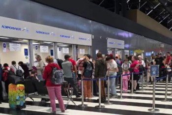 Ресейде әуе кеңістігі шектелді: рейстер тоқтап, министр ауысты