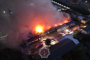 Фотография к новости: Өскеменде ірі өрт сөндірілді: зардап шеккендер жоқ