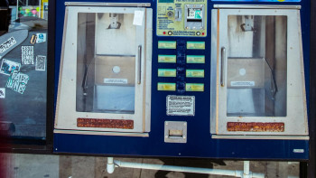 Фотография к новости: Қостанайда ауыз су автоматтарын әдейі бүлдірген әйелге айыппұл салынды