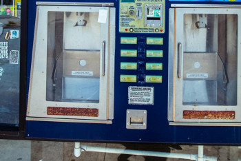 Фотография к новости: Қостанайда ауыз су автоматтарын әдейі бүлдірген әйелге айыппұл салынды