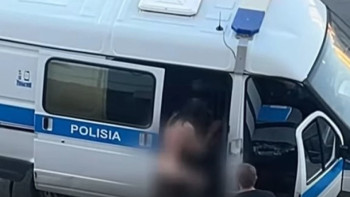 Фотография к новости: Астанада көшеде тыр жалаңаш жүрген азамат 15 тәулікке қамалды