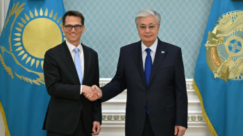 Фотография к новости: Ұлттық банк: Тоқаев швейцариялық мамандардың қызметіне жоғары баға берді