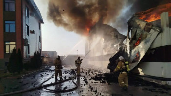 Фотография к новости: Алматы маңындағы өнеркәсіптік аймақта өрт шықты