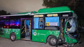 Фотография к новости: Алматыда жаппай жол апаты болды