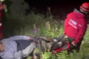 Фотография к новости: Іле Алатауында жарақат алған қытайлық турист құтқарылды