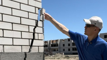 Фотография к новости: Депутат Атырау облысындағы тұрғын үй құрылысының жай-күйімен танысты