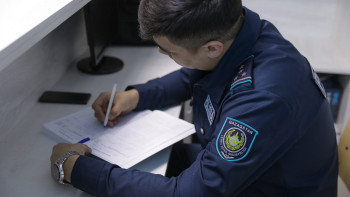 Фотография к новости: Алматы облысында полицейлер туристерден ақша боспсалағаны рас па?