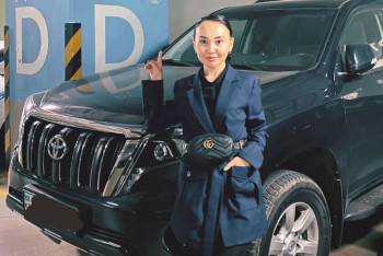 Фотография к новости: Перизат Қайрат жиналған ақшаға қандай VIP-нөмірлер тағып, қымбат көліктер алғаны белгілі болды