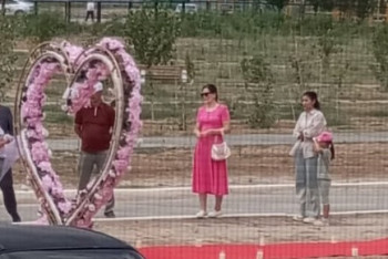 Фотография к новости: Перзентхана маңындағы той-думан: Дәрігерлер ескерту жасады