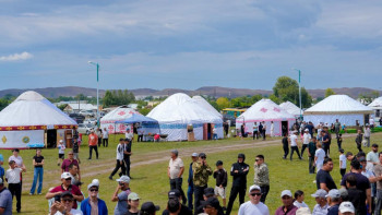 Фотография к новости: Абайдың 180 жылдығы аясында өткен фестивальге 10 мың көрермен жиналды