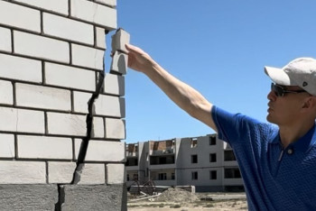 Фотография к новости: Депутат сапасыз баспана құрылысын жалғастырмауды ұсынды