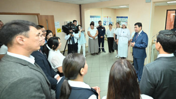 Фотография к новости: Қарағанды облысында жаңа сүт фермасы мен жел электр станциясы іске қосылды