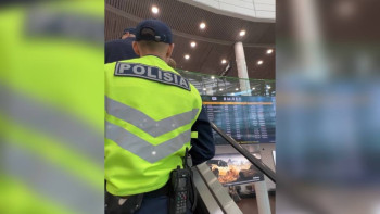 Фотография к новости: Мас күйінде тәртіп бұзған атыраулық әйел рейстен түсірілді