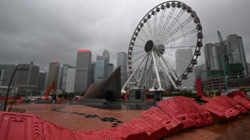 Фотография к новости: Гонконгта төтенше жағдай жарияланып, әуе рейстері тоқтады