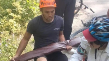 Фотография к новости: Үлкен Алматы көлінда жарақат алған қытайлық азамат құтқарылды