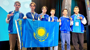 Фотография к новости: Қазақстандық оқушылар Аустралияда өткен олимпиадада алты медаль жеңіп алды