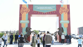 Фотография к новости: Гастрофестиваль: Астанаға еліміздің түкпір-түкпірінен 30 тонна қымыз жеткізілді