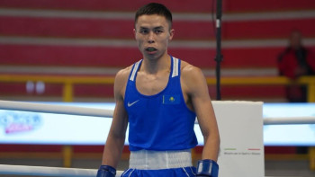 Фотография к новости: Сәкен Бибосынов кәсіпқой бокстағы алғашқы жекпе-жегін өткізді