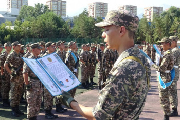Фотография к новости: 300-ден астам студент Отанына адал болуға ант берді