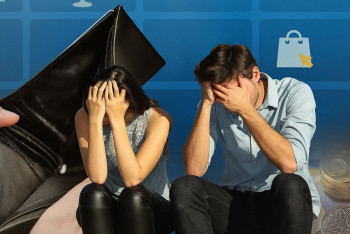 Фотография к новости: Қарызға батқан жастарға үкімет қалай көмектеседі?