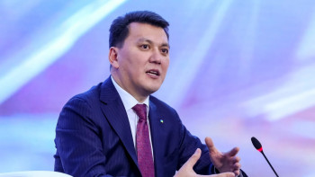 Фотография к новости: QR-код арқылы 28 баланы өзіне қол жұмсаудан құтқардық – Ерлан Қарин