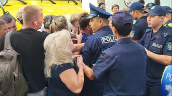 Фотография к новости: Балаларға қауіп төнді ме? – Зәкиева балалар үйі тәрбиеленушілерінің көшуін сынға алды