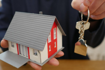 Фотография к новости: Қазақстанда жаңа салық салдарынан тұрғын үй қымбаттай ма?