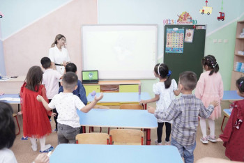 Фотография к новости: "Балақайлар мектебі" бағдарламасы: 90 мыңға жуық бала мектепалды даярлықтан өтеді