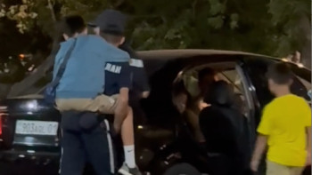 Фотография к новости: Ұлттық ұлан сарбаздары талып қалған балаға жедел көмек көрсетті