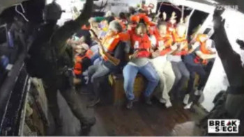 Фотография к новости: Израиль әскері Газаға бағыт алған гуманитарлық жүк кемесін басып алды