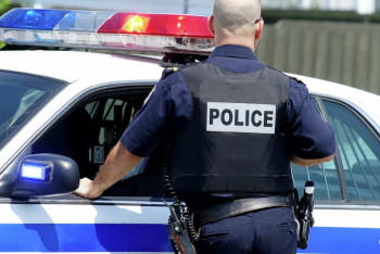 Пышақ ұстаған ер адам дүкенде 11 тұрғынды жарақаттады