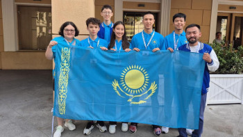 Фотография к новости: Қазақстан оқушылары Халықаралық экономика олимпиадасынан жүлделі оралды