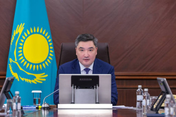 Фотография к новости: Олжас Бектенов: Жұмыссыздықпен күреске инвесторлар да атсалысуы қажет