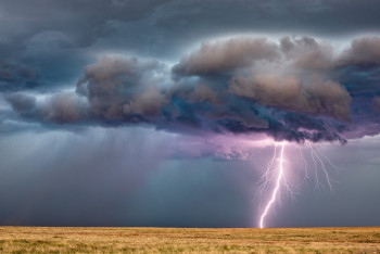 Фотография к новости: Бұршақ, найзағай: 16 өңірде дауылды ескерту жарияланды
