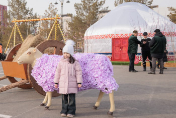 Жаңа тренд: Жас жұбайлар ұлттық нақышта гендер-пати жасады