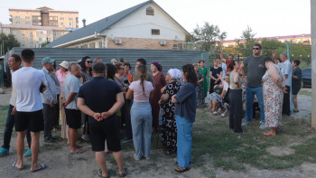 Фотография к новости: Жарыққа жарымаған тұрғындар шу шығарды