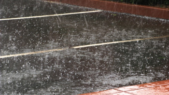 Фотография к новости: Аптап ыстық, бұршақ: ел аумағында дауылды ескерту жарияланды