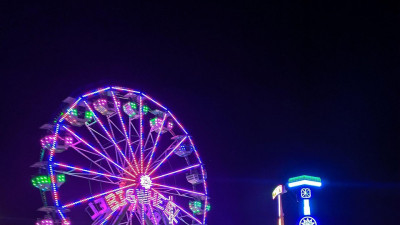 Әуеде айналып тұрған аттракцион сынып, 23 адам жарақат алды