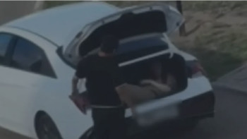 Фотография к новости: Жүк салғышқа әйелін салып алған астаналықты қандай жаза күтіп тұр