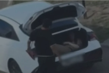 Фотография к новости: Жүк салғышқа әйелін салып алған астаналықты қандай жаза күтіп тұр