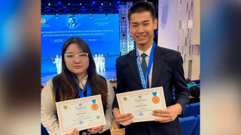 Фотография к новости: "Таза Қазақстан": елордалық оқушылар мектеп қабырғасында ерекше жобаны қолға алды