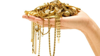 Фотография к новости: Сейфтен 102 миллион теңгенің зергерлік бұйымдарын ұрлаған экс-бухгалтерге үкім шықты