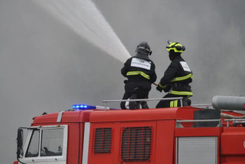 Фотография к новости: Алматыда кафенің шатыры өртенді: ТЖМ өртті қысқа мерзімде ауыздықтады