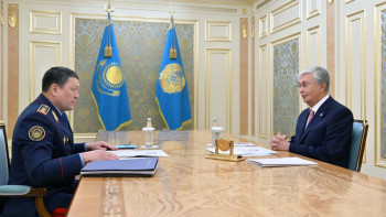 Фотография к новости: Министр Сәденов Тоқаевқа қылмыспен күрес туралы есеп берді