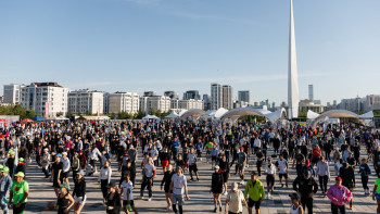 Фотография к новости: Астанада 5 мыңға жуық адам қатысқан қайырымдылық жүгіру өтті