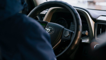 Фотография к новости: Астанада рөлге отырмауы тиіс жүргізушілер анықталды: 10 адам куәлігінен айырылды