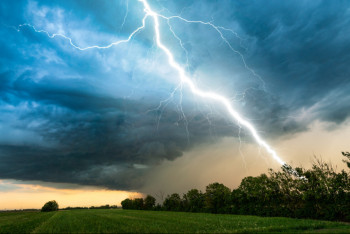 Фотография к новости: Найзағай, бұршақ: 16 облыста дауылды ескерту жарияланды