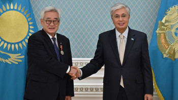 Фотография к новости: Тоқаев Бүкіләлемдік таеквондо федерациясы президентін марапаттады