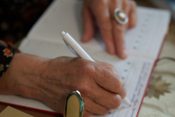 Фотография к новости: Директор зейнетке шыққан мұғалімді жұмыстан босатқан: Енді зейнеткерге өтемақы төленеді