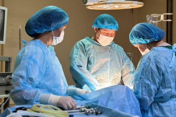 Фотография к новости: Дәрігерлер жүкті әйелге ота жасап, сәбиді аман алып қалды